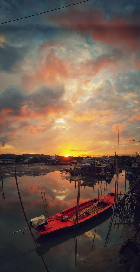 Buorana Vandrerhjem Chonburi Eksteriør bilde
