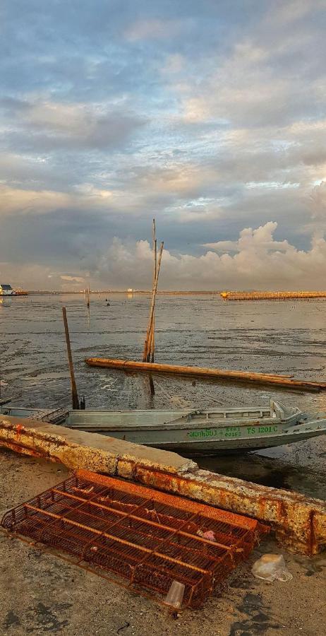 Buorana Vandrerhjem Chonburi Eksteriør bilde